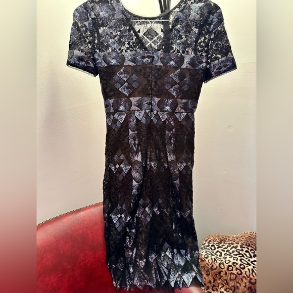 BCBGMAXAZRIA Samara Gunmetal Combo Lace and Sequined Evening Dress, Size 0 - Picture 12 of 13